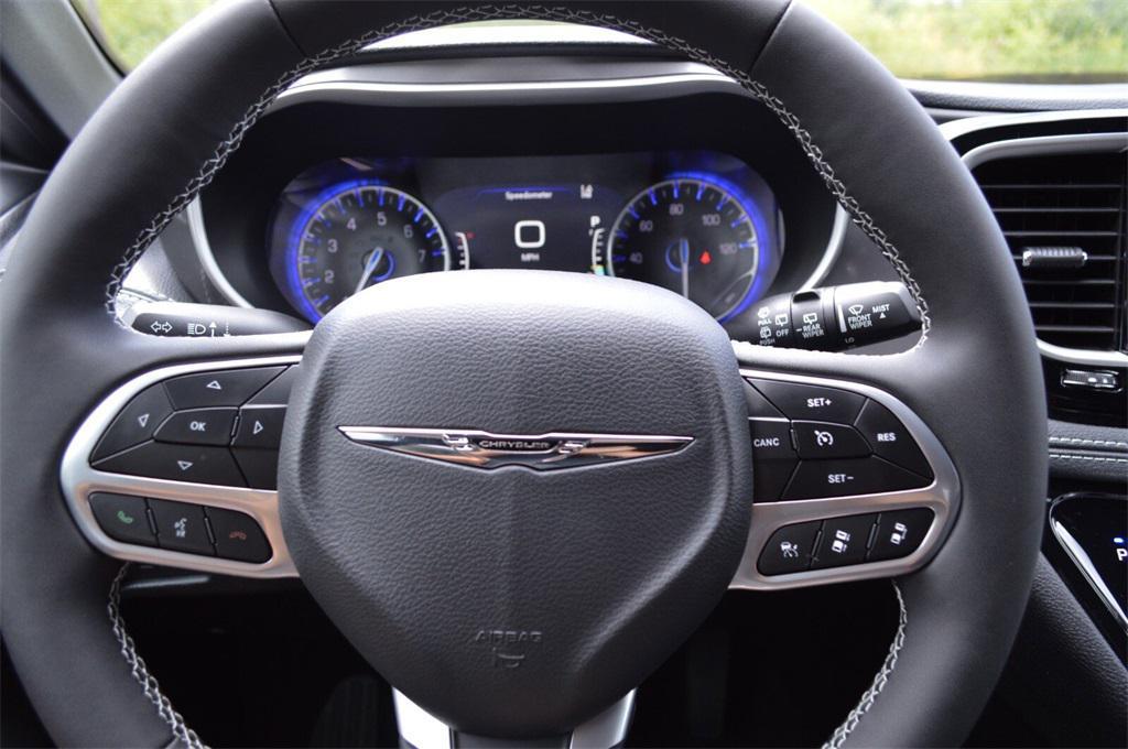 new 2025 Chrysler Pacifica car, priced at $40,999