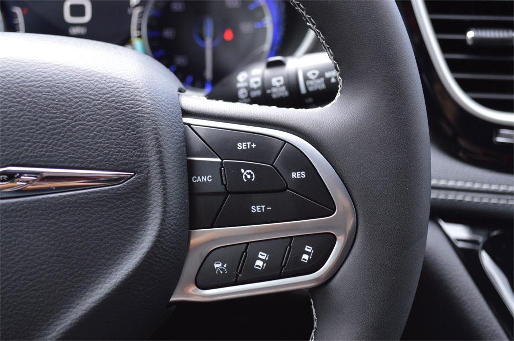 new 2025 Chrysler Pacifica car, priced at $40,999