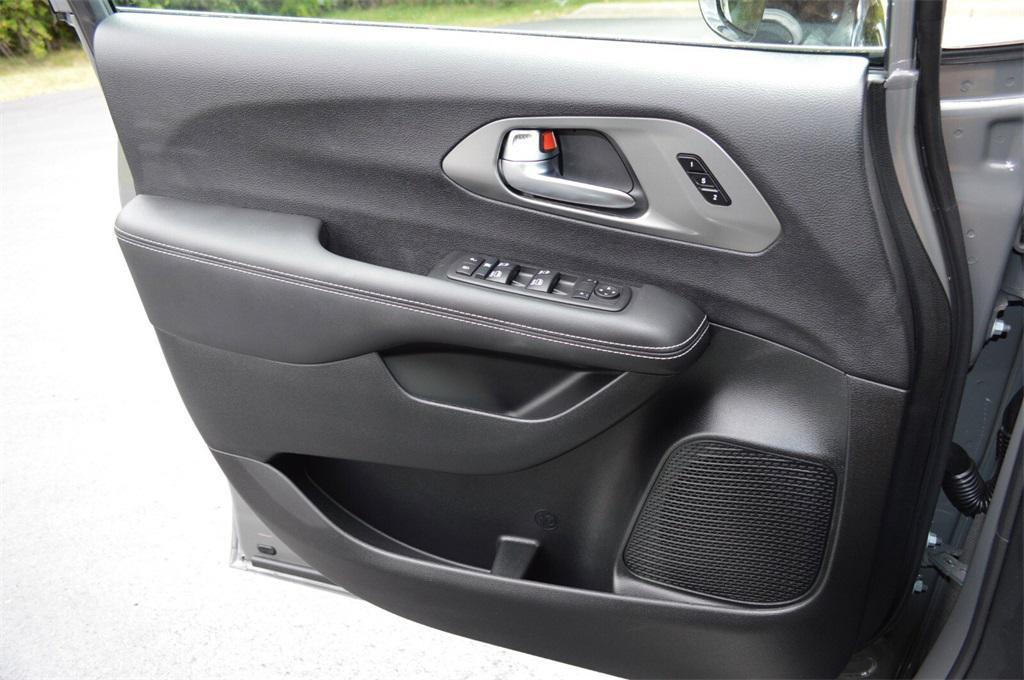 new 2025 Chrysler Pacifica car, priced at $40,999