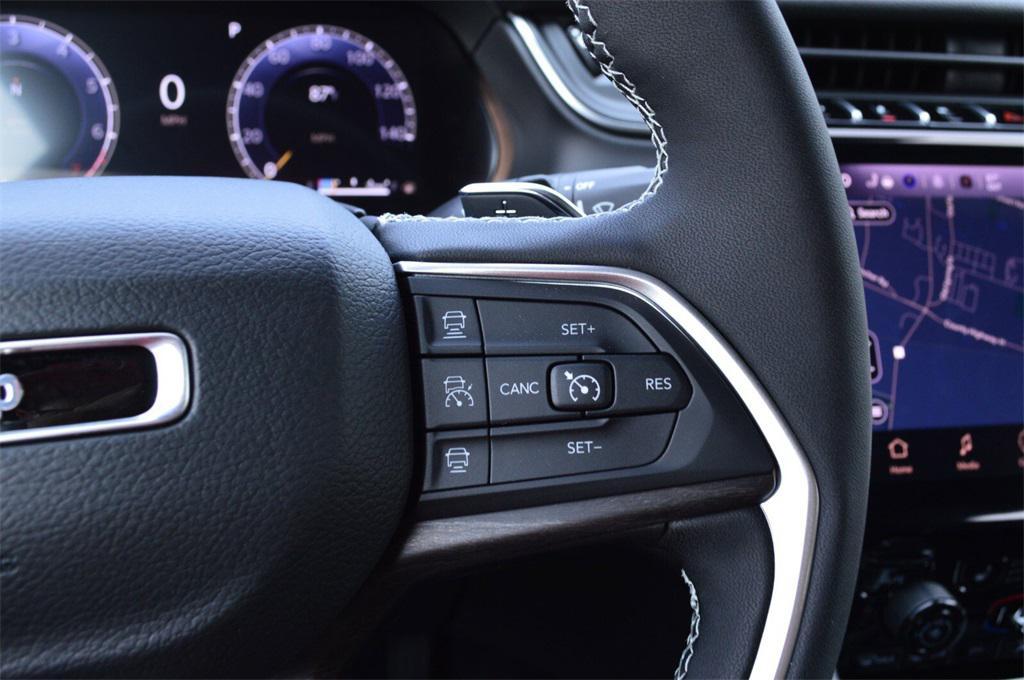 new 2025 Jeep Grand Cherokee car, priced at $42,999