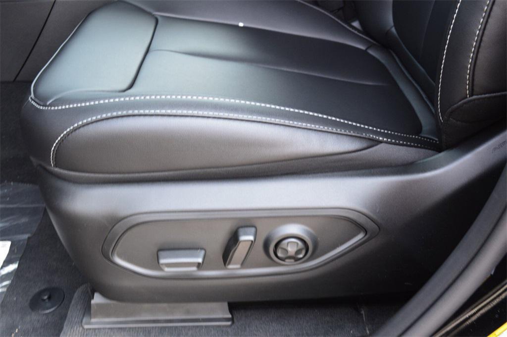 new 2025 Jeep Grand Cherokee car, priced at $42,999