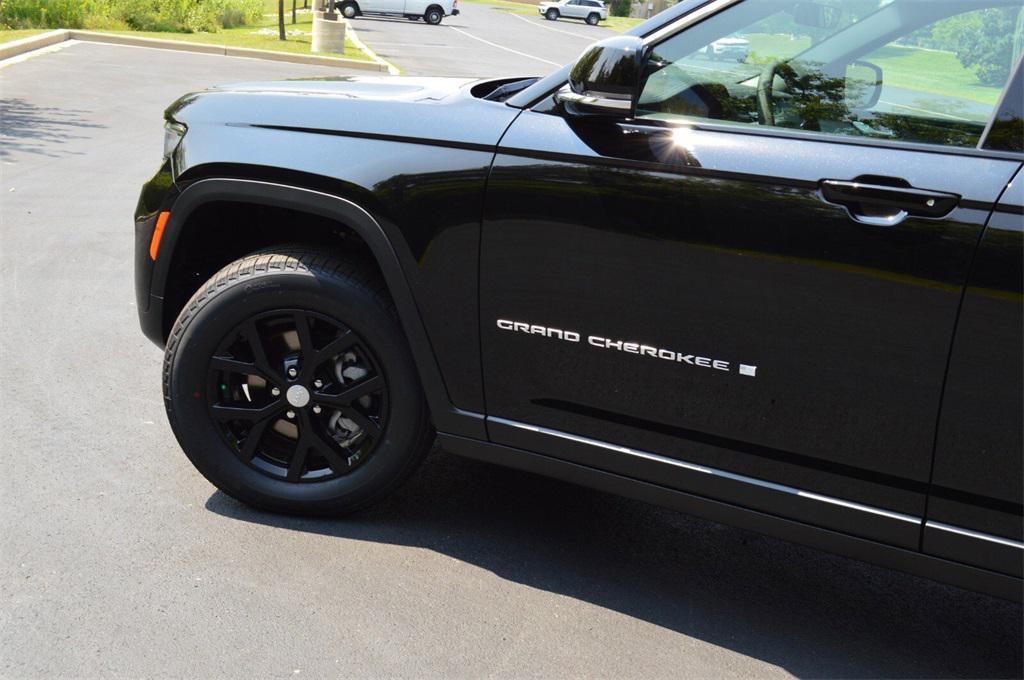 new 2025 Jeep Grand Cherokee car, priced at $42,999