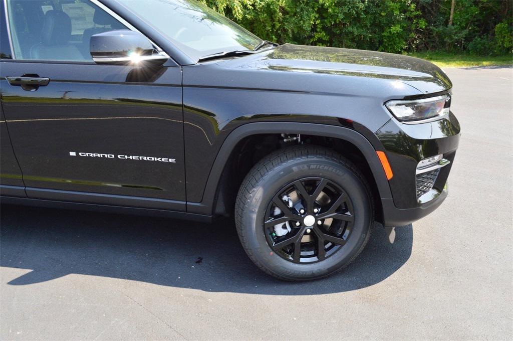 new 2025 Jeep Grand Cherokee car, priced at $42,999