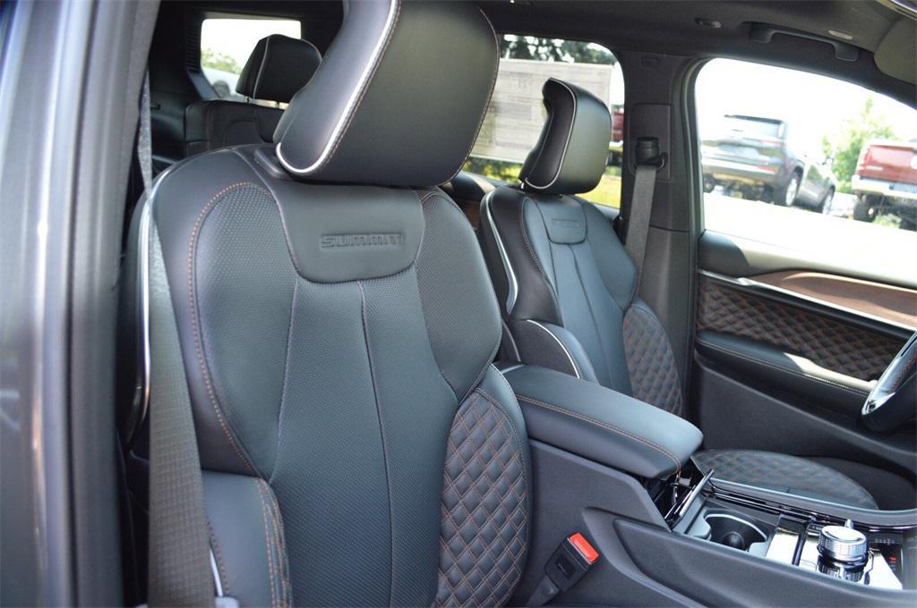 new 2025 Jeep Grand Cherokee L car, priced at $54,999