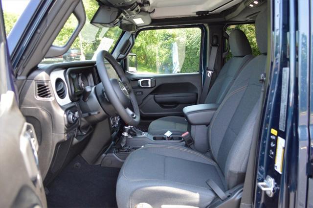 new 2025 Jeep Wrangler car, priced at $45,277