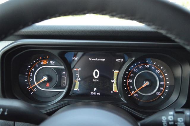 new 2025 Jeep Wrangler car, priced at $45,277
