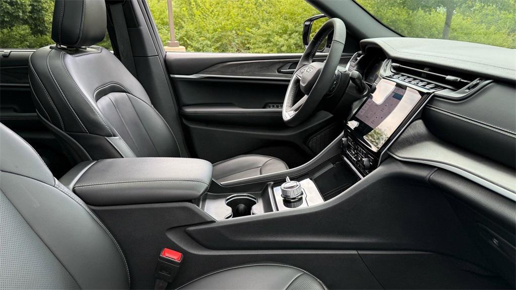 new 2025 Jeep Grand Cherokee L car, priced at $44,999