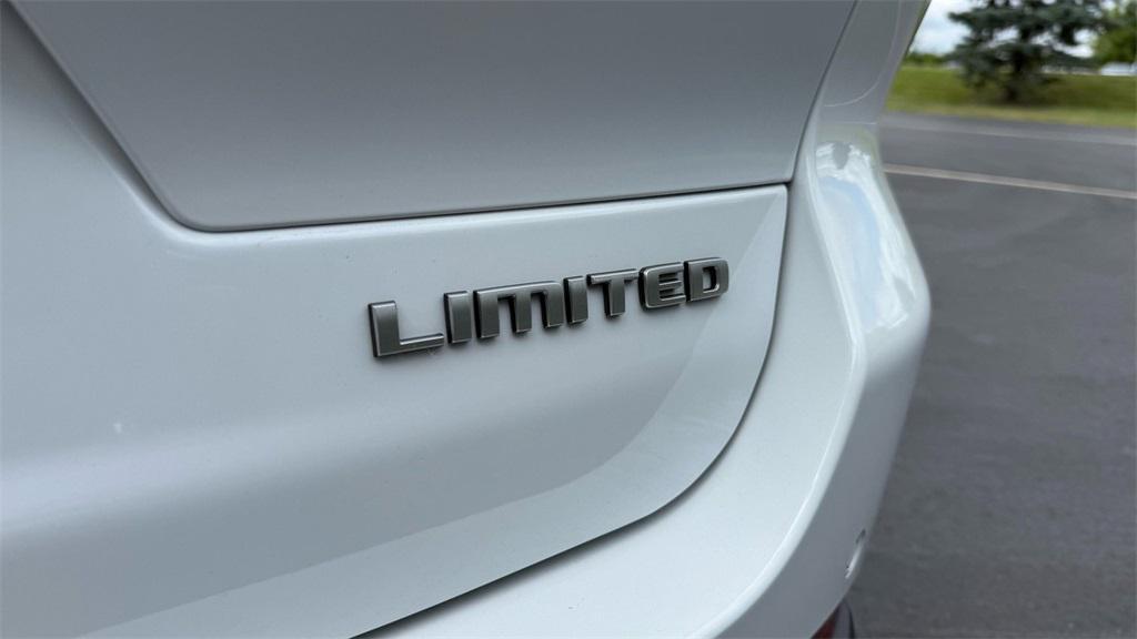 new 2025 Jeep Grand Cherokee L car, priced at $44,999
