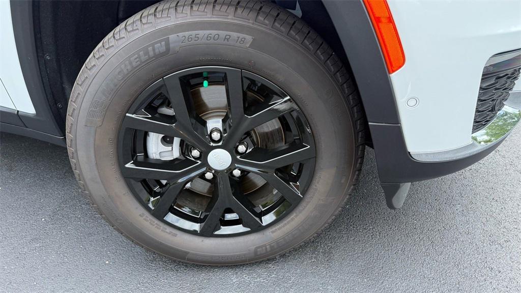 new 2025 Jeep Grand Cherokee L car, priced at $44,999