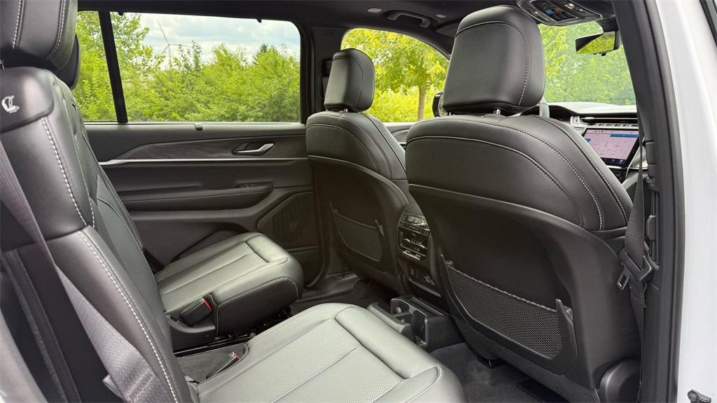 new 2025 Jeep Grand Cherokee L car, priced at $44,999