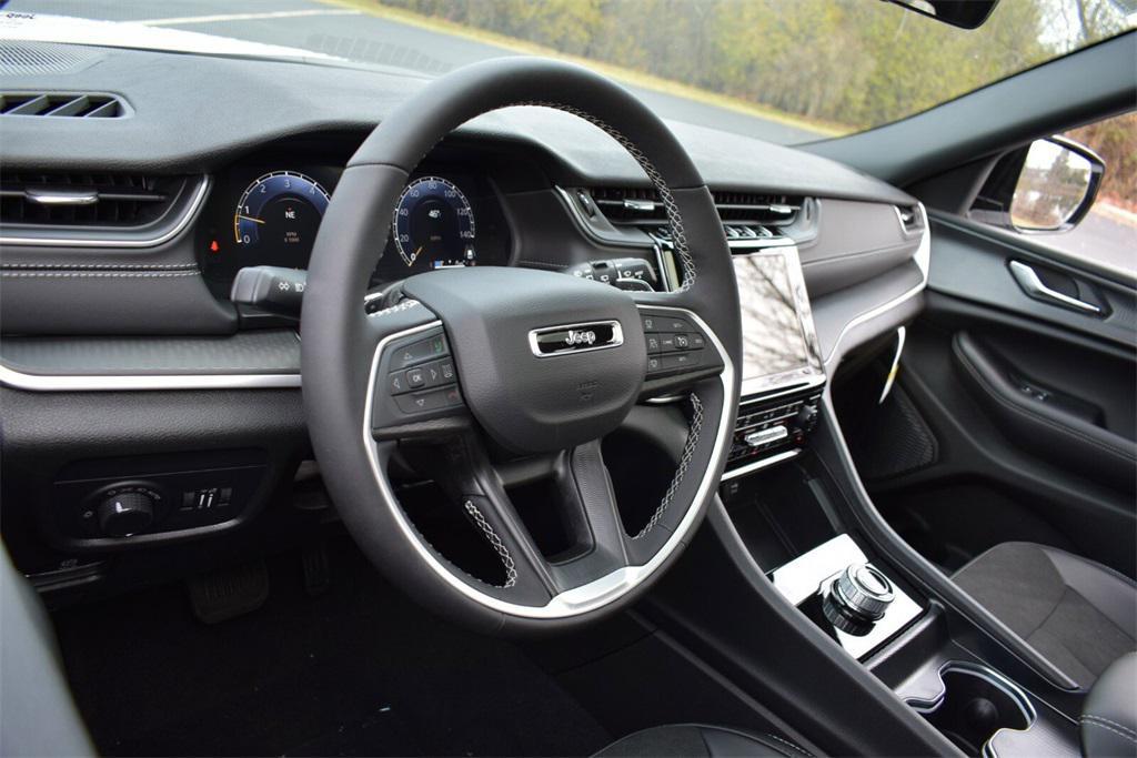 new 2025 Jeep Grand Cherokee L car, priced at $42,999