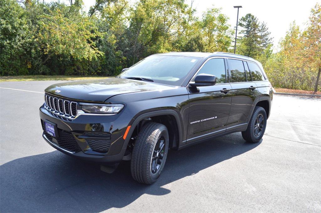 new 2025 Jeep Grand Cherokee car, priced at $38,999