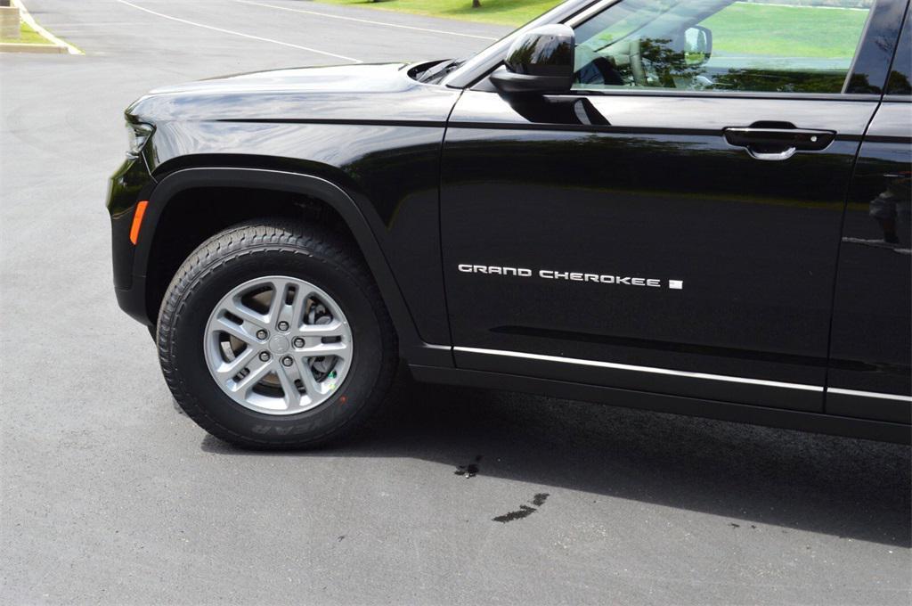 new 2025 Jeep Grand Cherokee car, priced at $38,999
