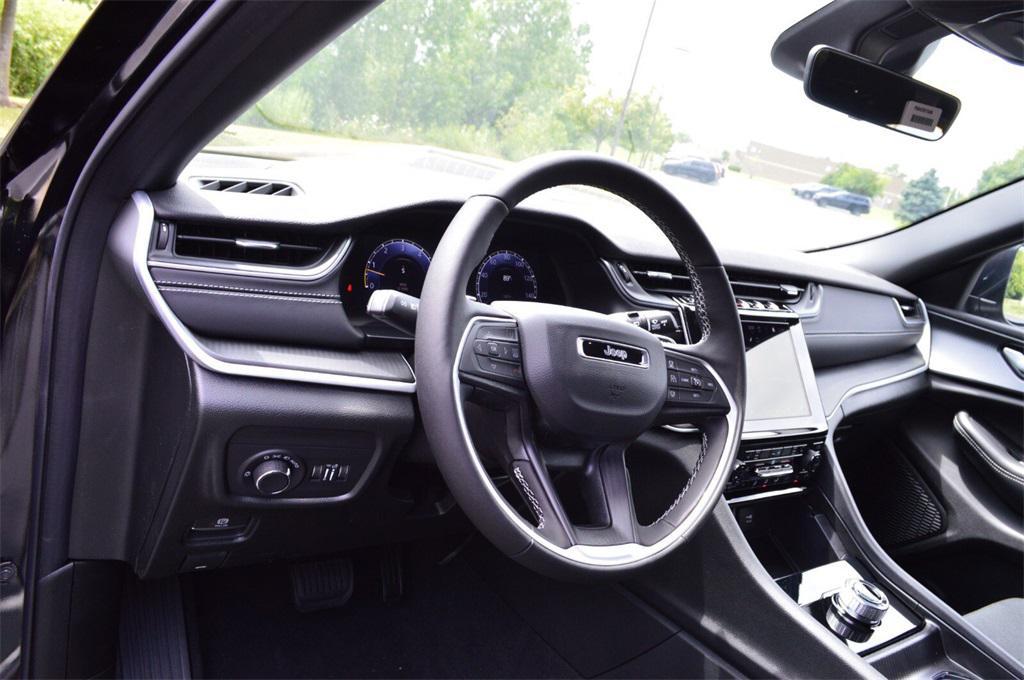 new 2025 Jeep Grand Cherokee car, priced at $38,999