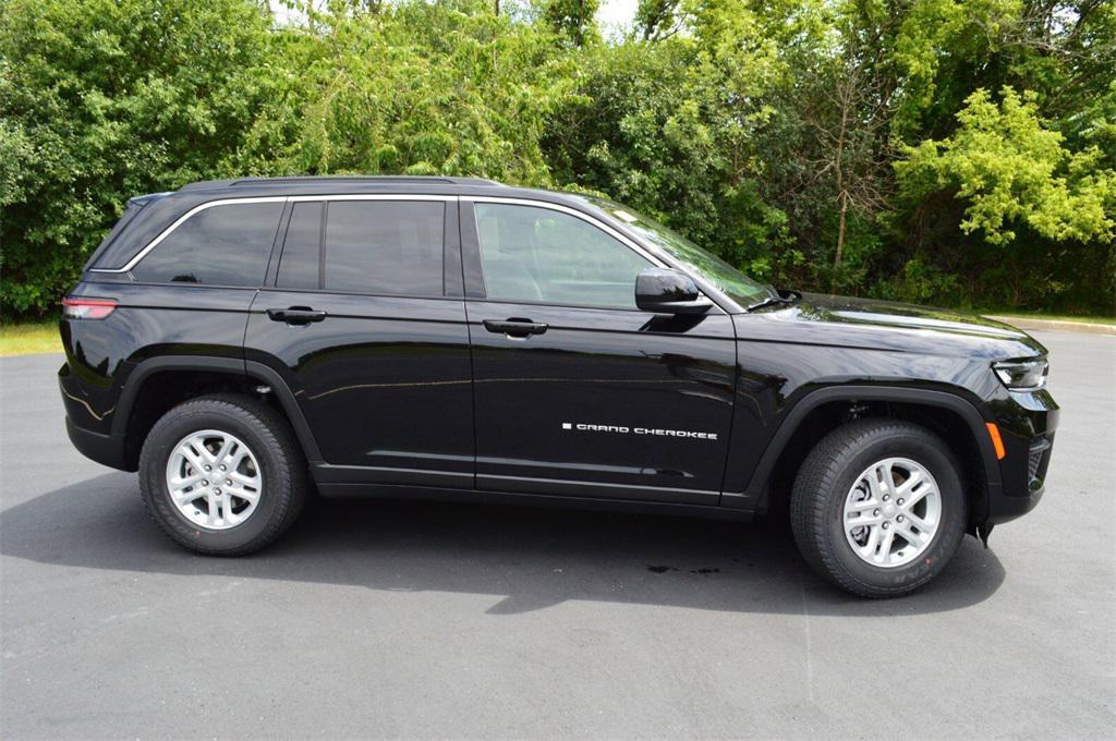 new 2025 Jeep Grand Cherokee car, priced at $38,999