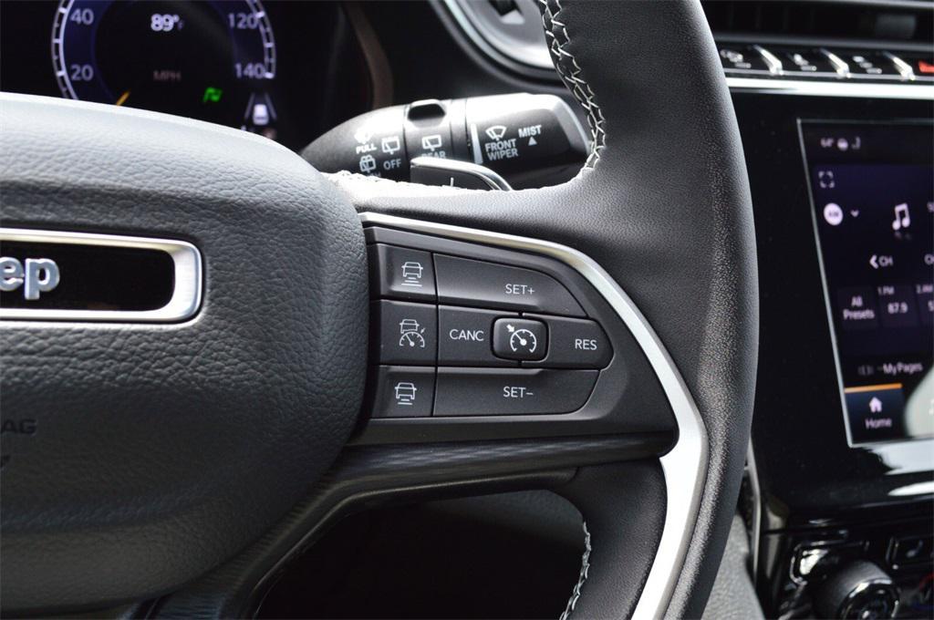 new 2025 Jeep Grand Cherokee car, priced at $38,999