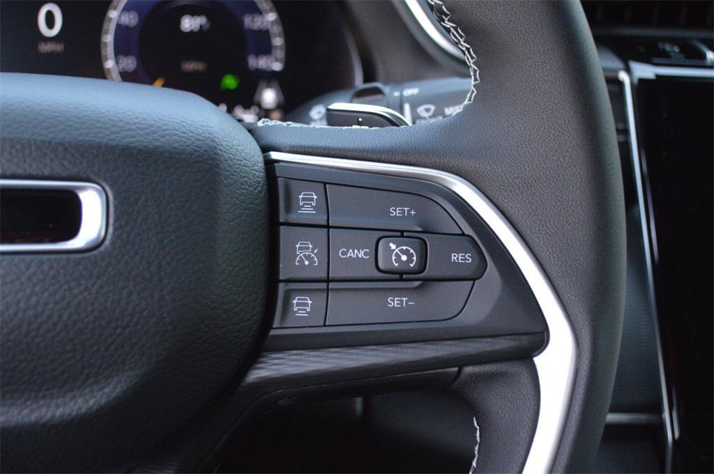 new 2025 Jeep Grand Cherokee car, priced at $38,999