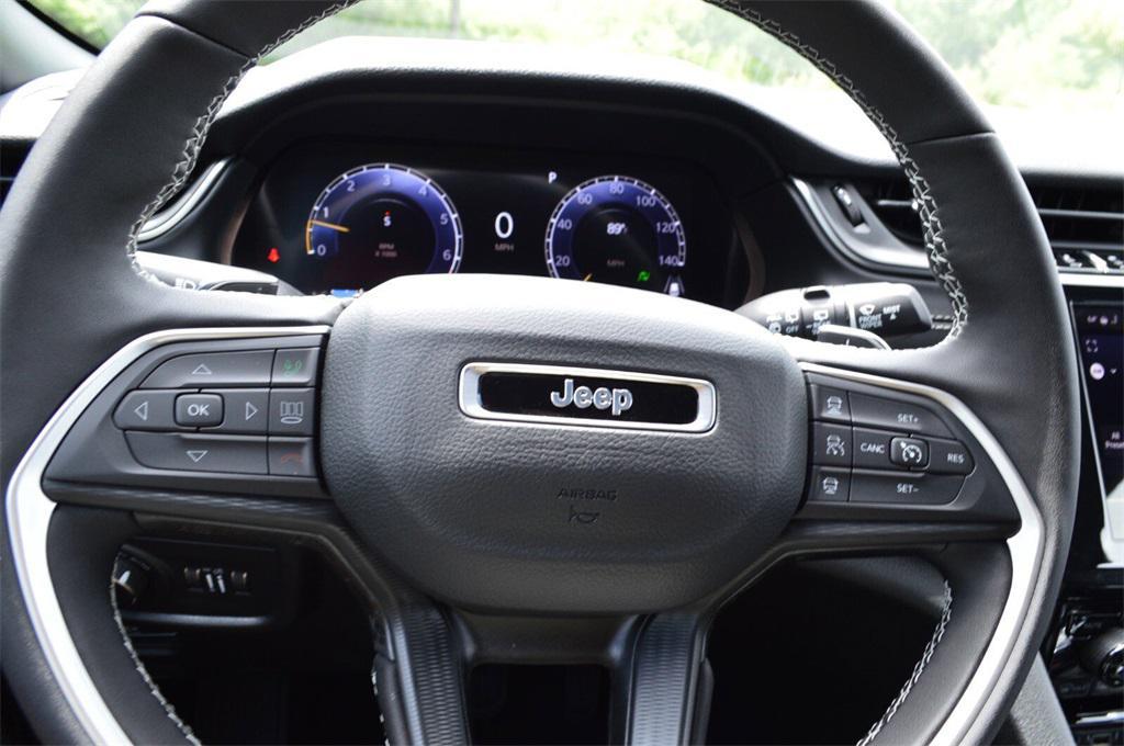 new 2025 Jeep Grand Cherokee car, priced at $38,999