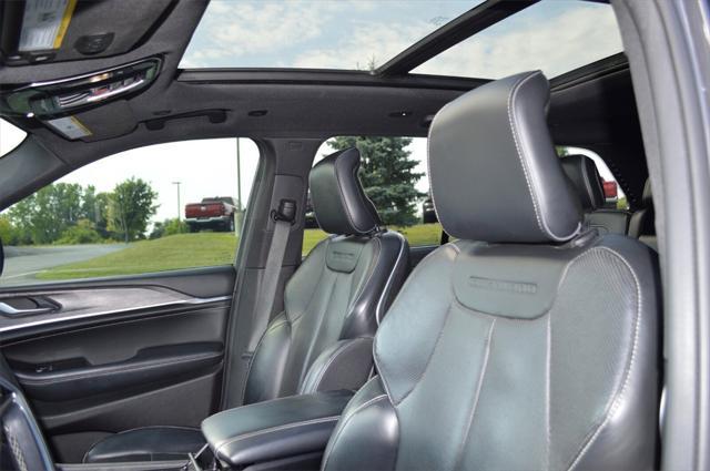 used 2022 Jeep Grand Cherokee car, priced at $33,637