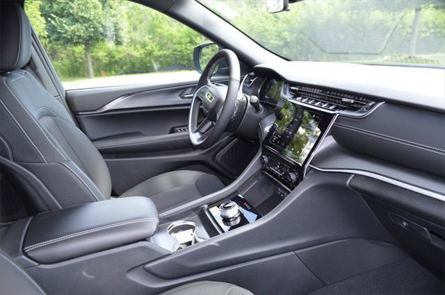 new 2025 Jeep Grand Cherokee L car, priced at $41,999