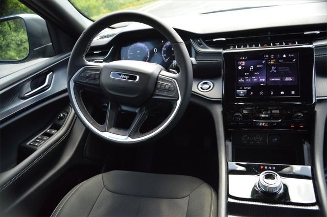 new 2025 Jeep Grand Cherokee L car, priced at $41,999