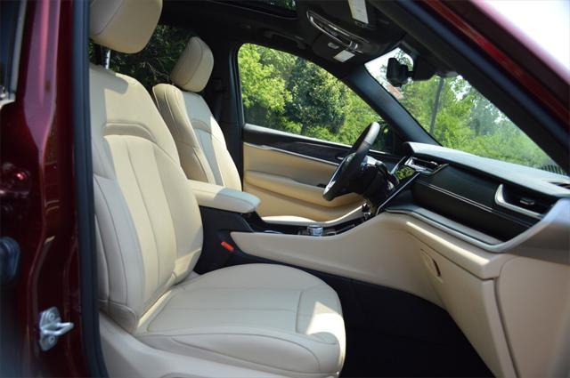 used 2024 Jeep Grand Cherokee car, priced at $41,990