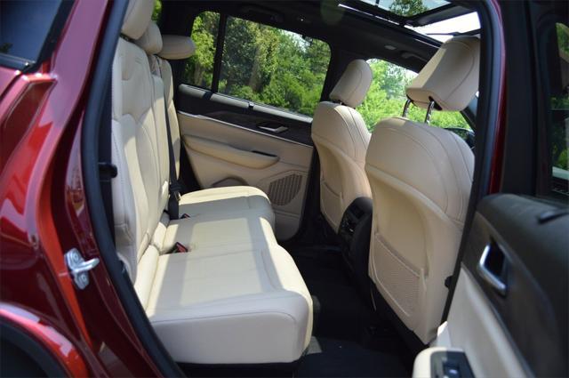 used 2024 Jeep Grand Cherokee car, priced at $41,990