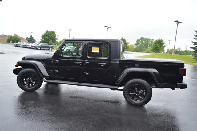 used 2022 Jeep Gladiator car, priced at $33,612