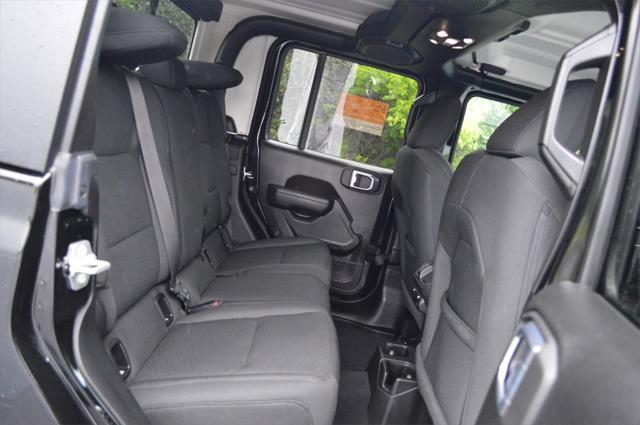 used 2022 Jeep Gladiator car, priced at $33,612