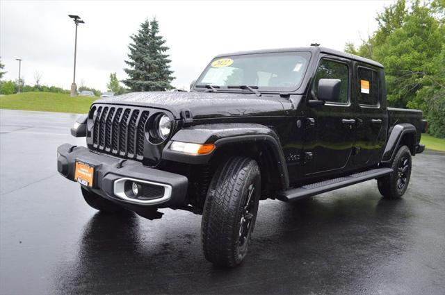 used 2022 Jeep Gladiator car, priced at $33,612
