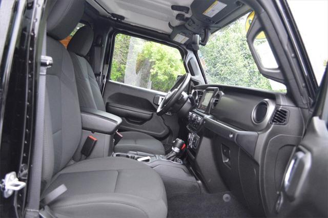 used 2022 Jeep Gladiator car, priced at $33,612
