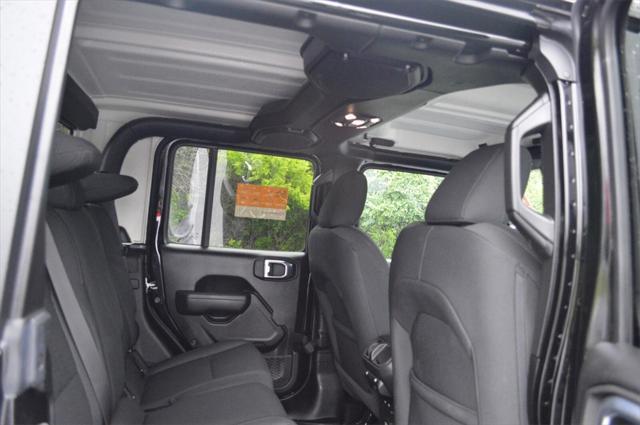 used 2022 Jeep Gladiator car, priced at $33,612