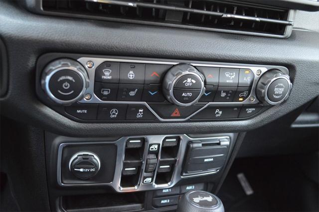 new 2025 Jeep Wrangler car, priced at $49,999
