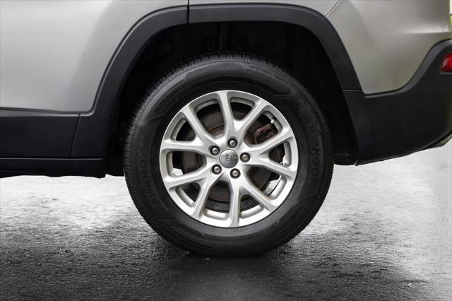 used 2015 Jeep Cherokee car, priced at $14,996