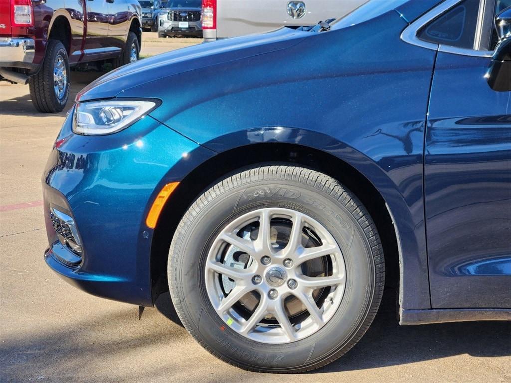 new 2025 Chrysler Pacifica car, priced at $42,995