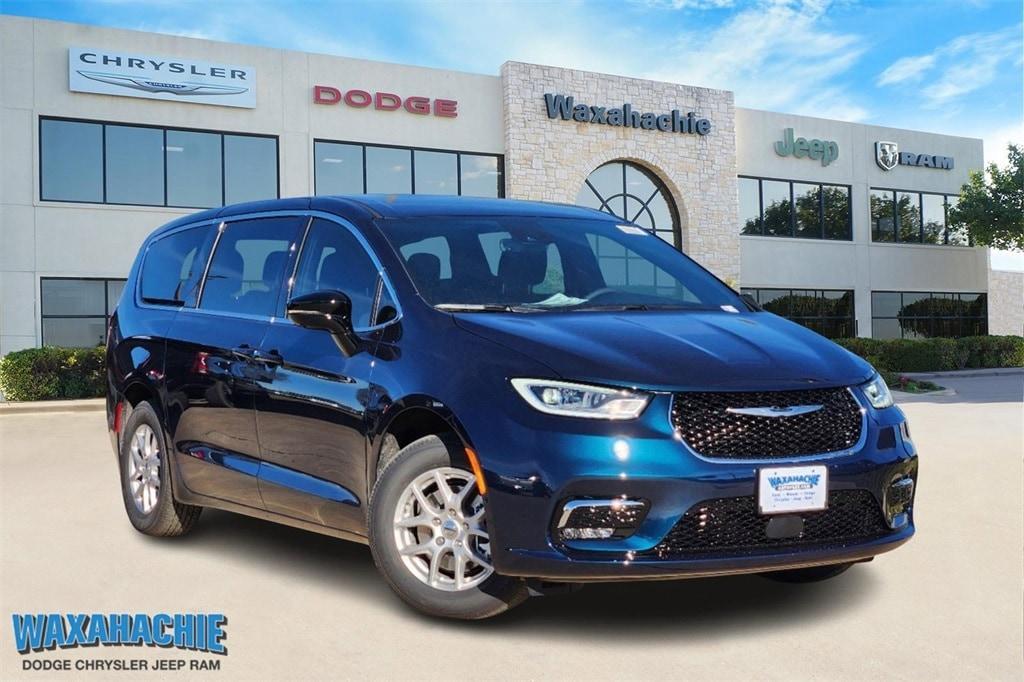 new 2025 Chrysler Pacifica car, priced at $42,995