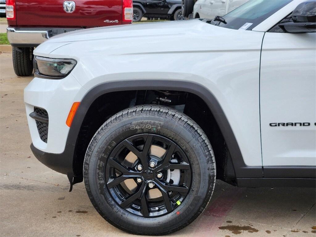 new 2025 Jeep Grand Cherokee car, priced at $40,500