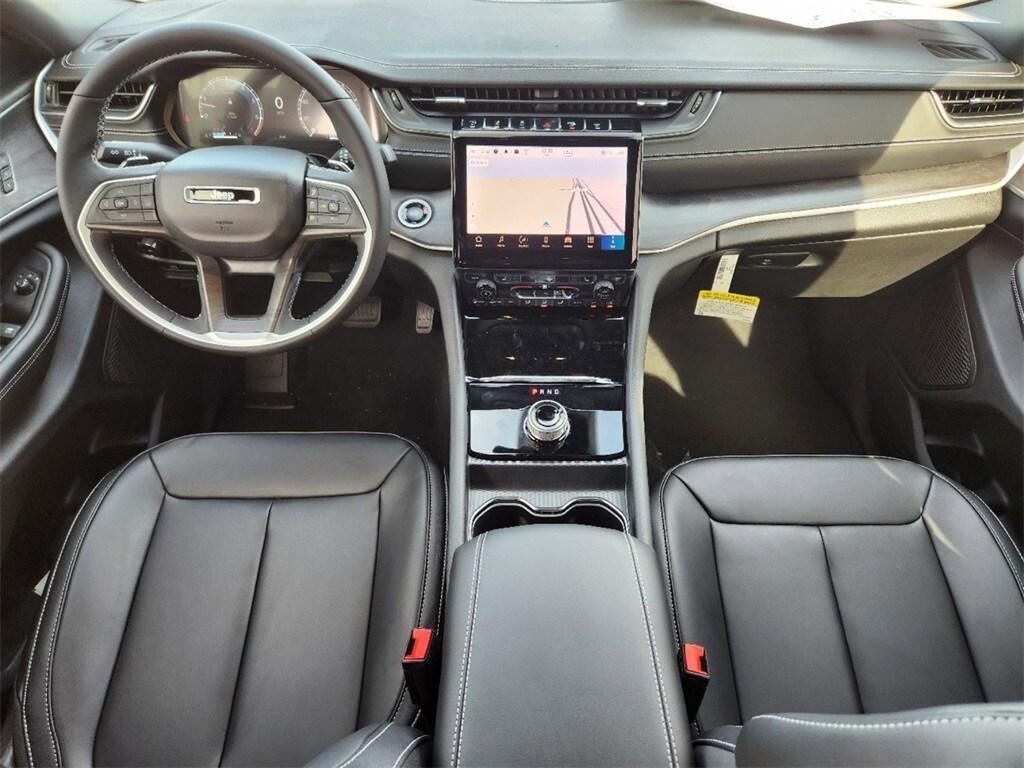 new 2025 Jeep Grand Cherokee car, priced at $42,495