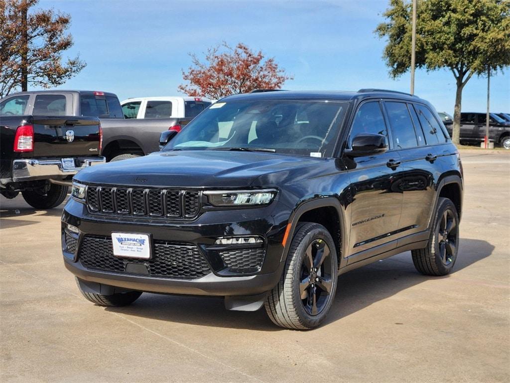 new 2025 Jeep Grand Cherokee car, priced at $43,995