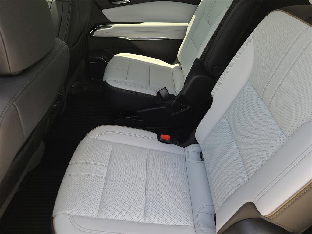 used 2025 Chevrolet Traverse car, priced at $53,750