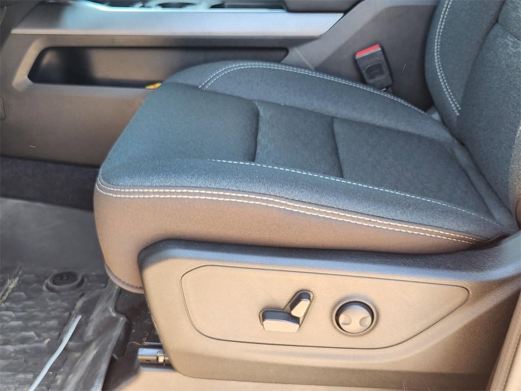 new 2025 Ram 1500 car, priced at $43,995