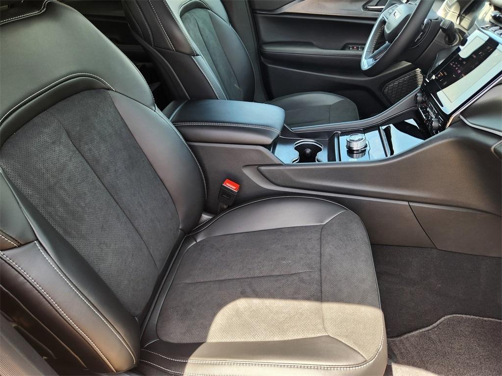 new 2025 Jeep Grand Cherokee L car, priced at $38,995