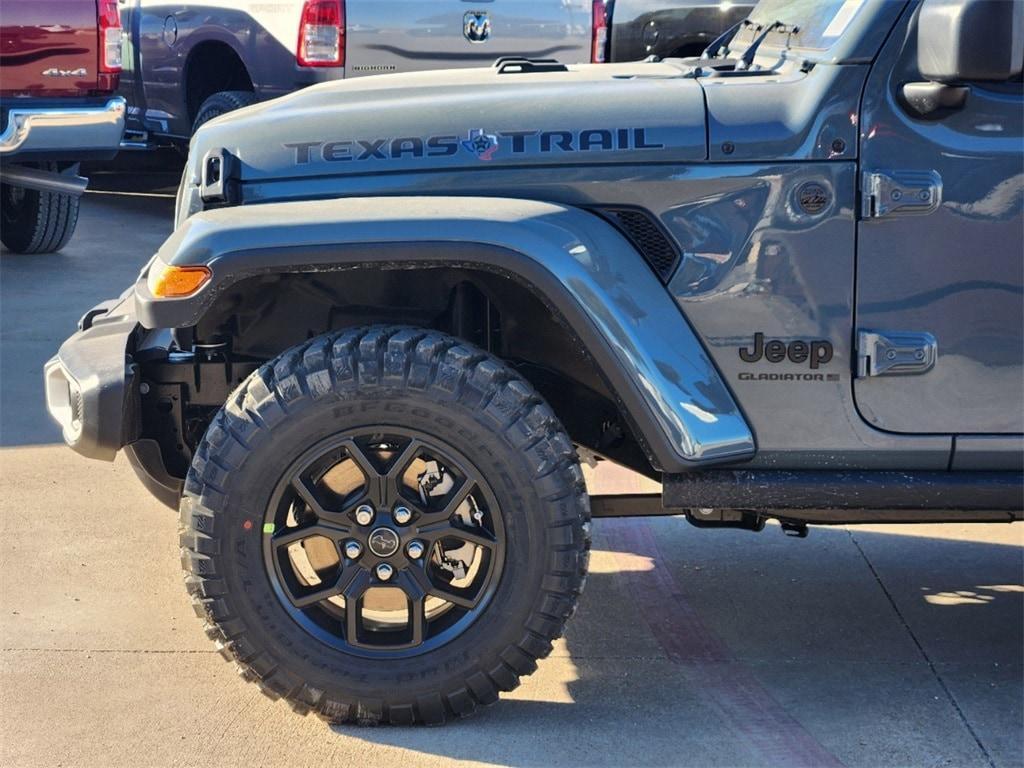 new 2025 Jeep Gladiator car, priced at $41,995