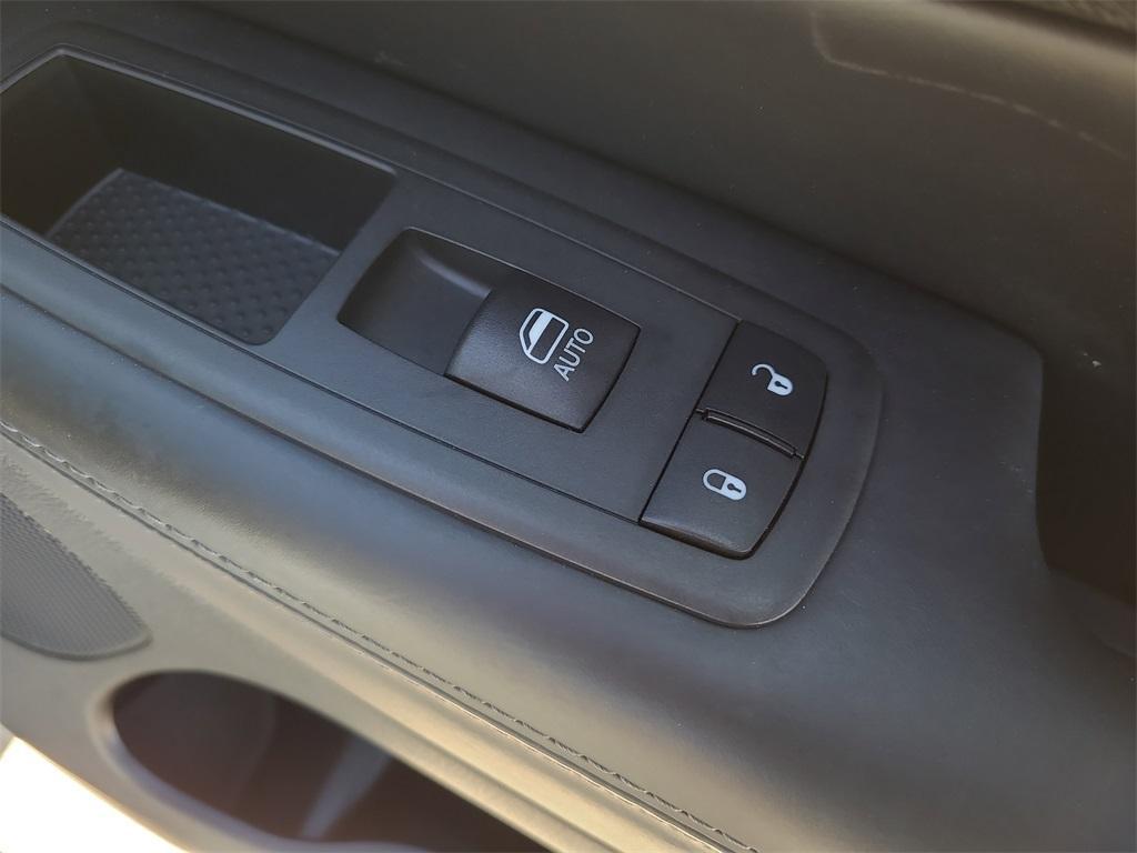 used 2020 Jeep Grand Cherokee car, priced at $24,594