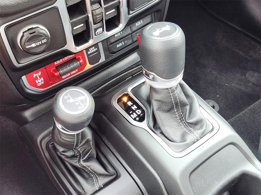 new 2025 Jeep Wrangler car, priced at $45,995