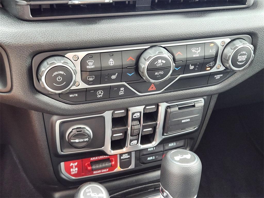 new 2025 Jeep Wrangler car, priced at $45,995