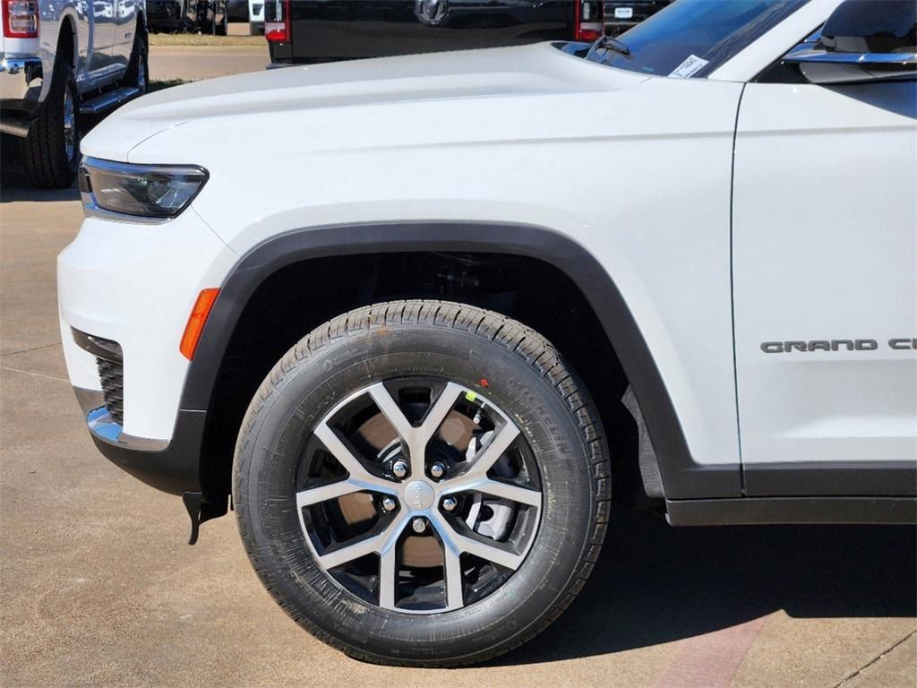 new 2025 Jeep Grand Cherokee L car, priced at $40,995