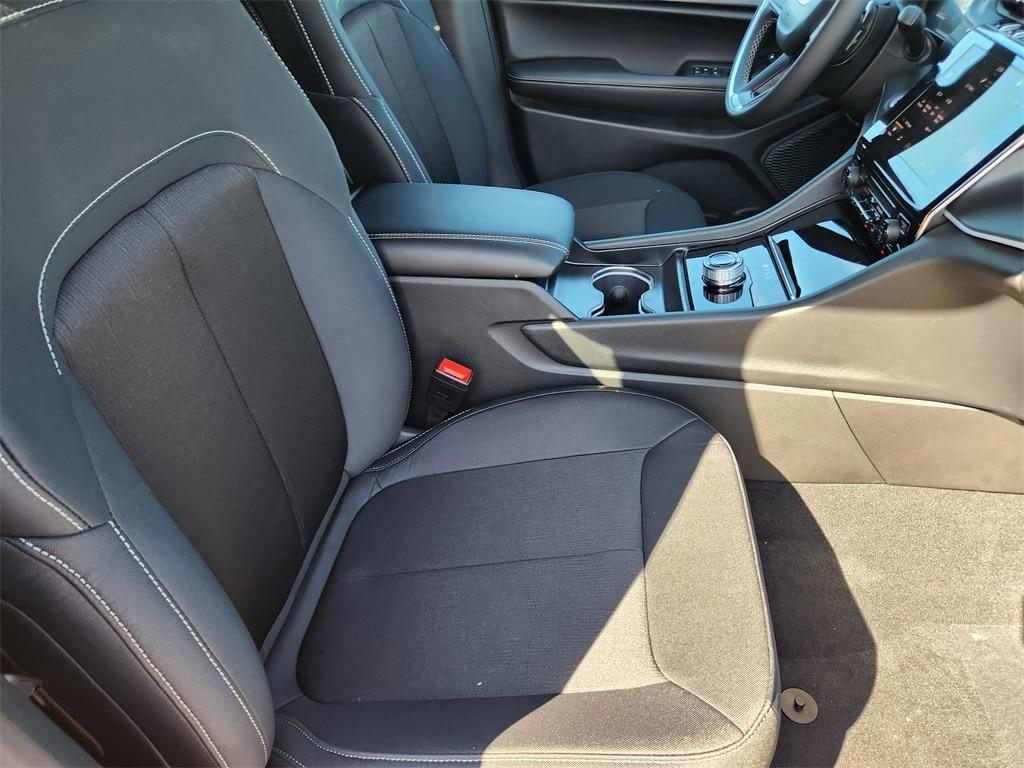 new 2025 Jeep Grand Cherokee L car, priced at $32,995