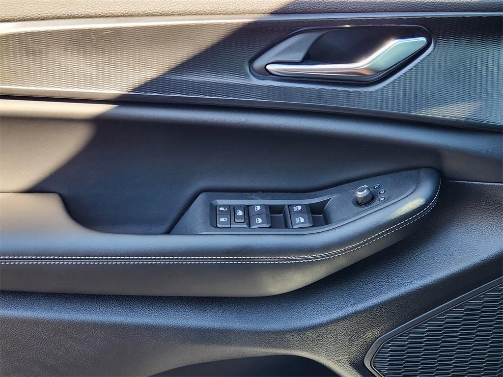 new 2025 Jeep Grand Cherokee L car, priced at $32,995