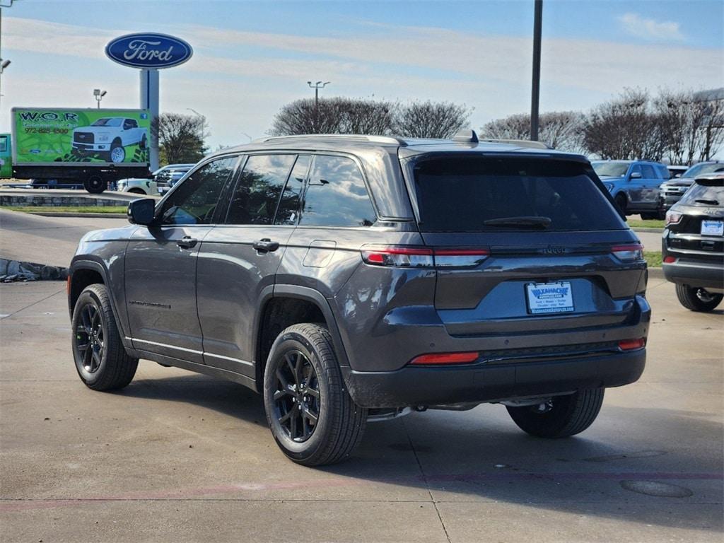 new 2025 Jeep Grand Cherokee car, priced at $38,917